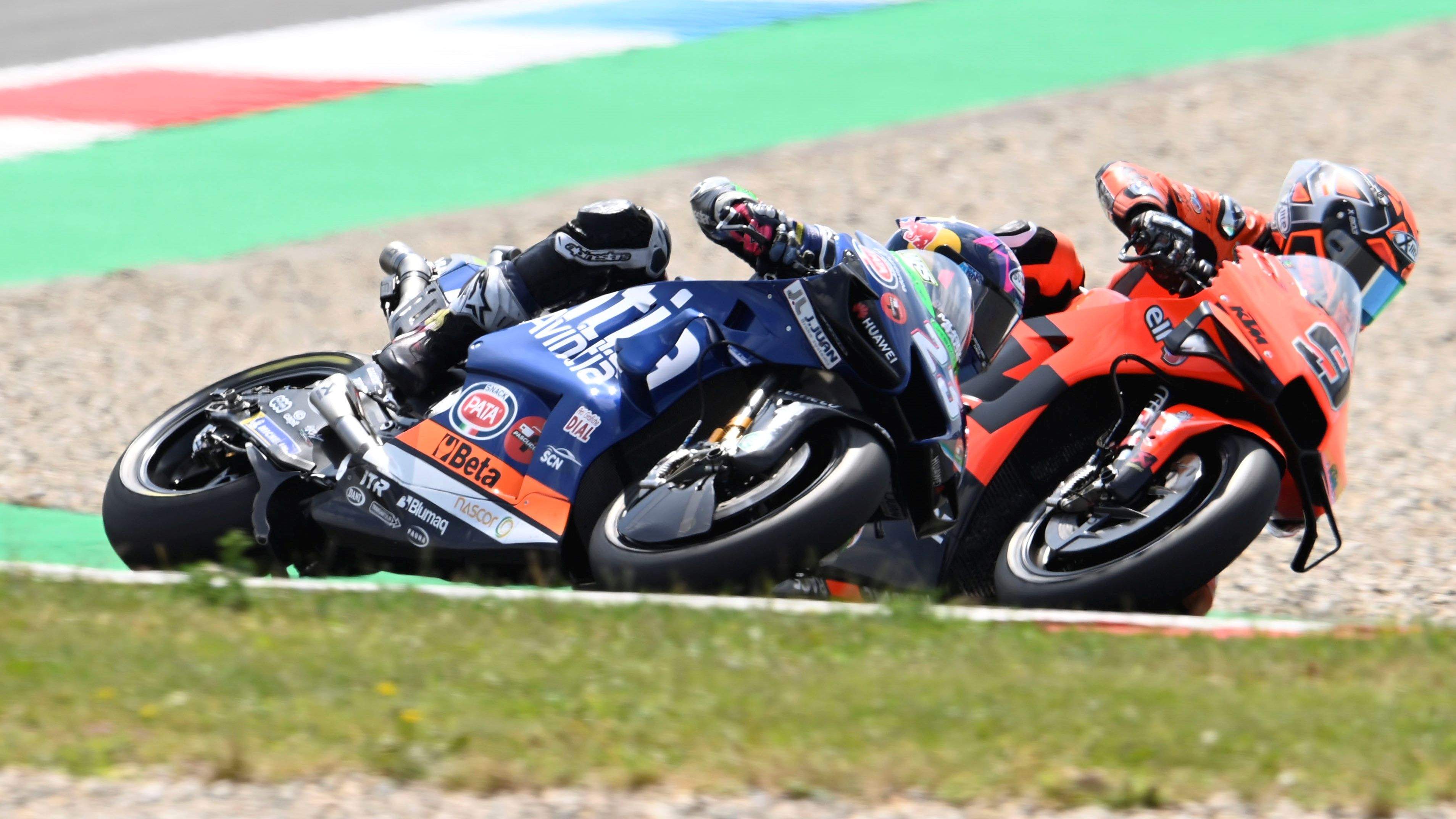 Danilo Petrucci se mete a Enea Bastianini