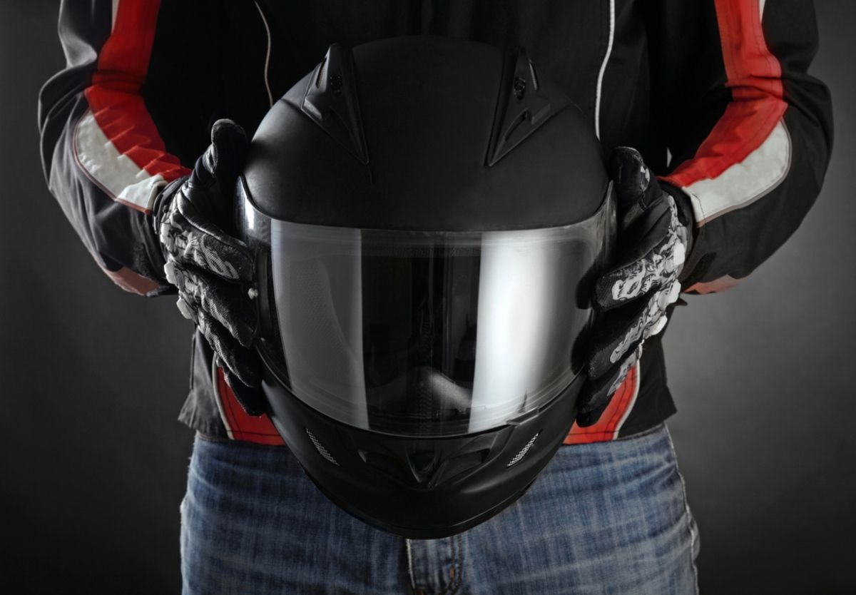 Imagen de un casco, cuya parte exterior se llama calota. Fuente: iStock / silverjohn.