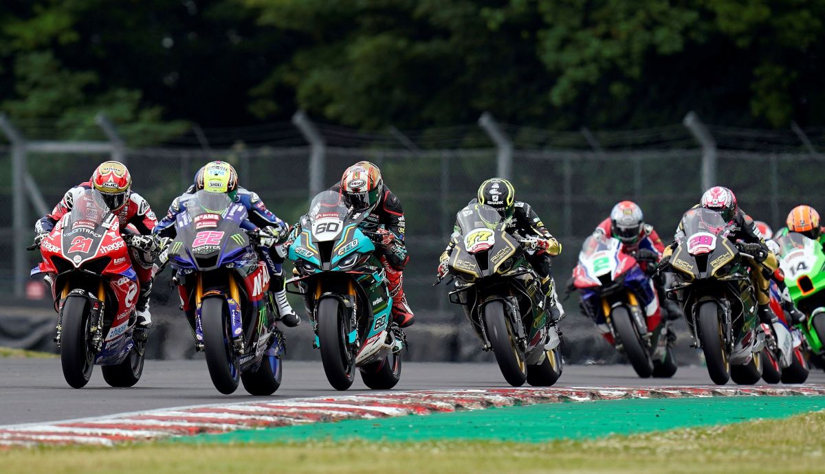 Jason O'Halloran coge el mando ante Christian Iddon, Peter Hickman y Kyle Ryde Jason O'Halloran coge el mando ante Christian Iddon, Peter Hickman y Kyle Ryde