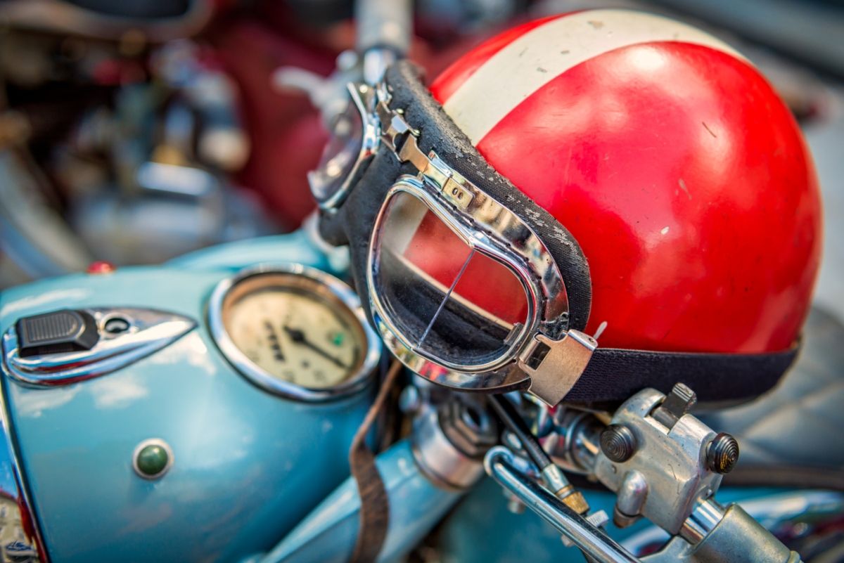 Casco que suele guardarse en el baúl de la moto. Fuente: iStock / sonsam Casco que suele guardarse en el baúl de la moto. Fuente: iStock / sonsam