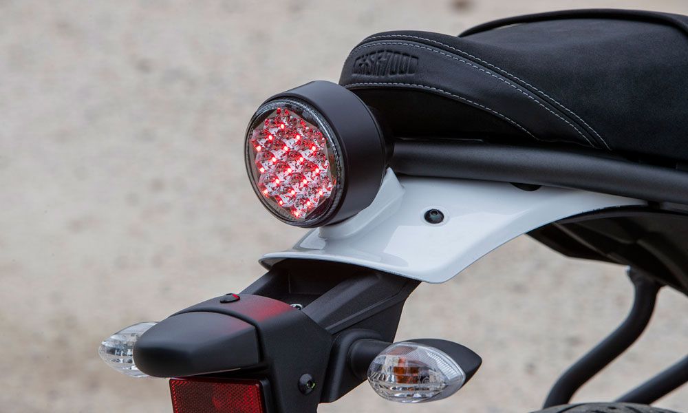 Yamaha XSR750