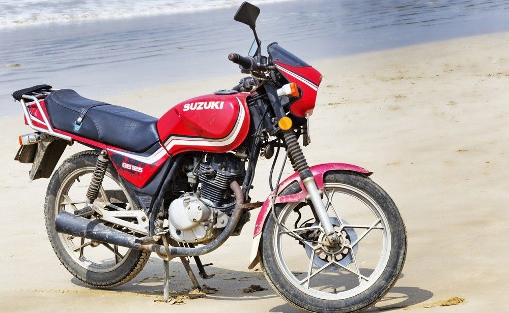 Moto de 125cc de Suzuki. iStock/mgallar.