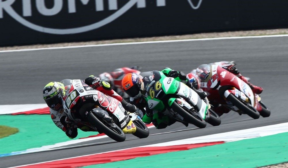 En las últimas temporadas, Moto3 ha provocado quebraderos de cabeza al Panel de Comisarios de la FIM. Fuente: Gold & Goose.
