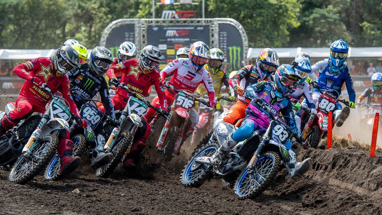 Dominante doblete de Jago Geerts en MX2