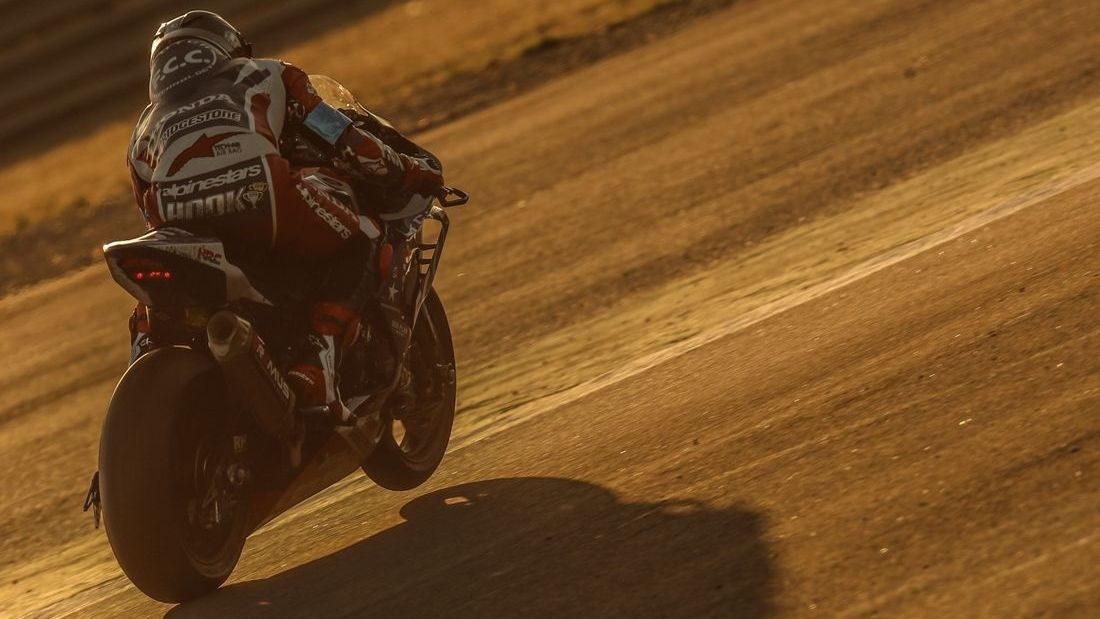 Josh Hook camino a la victoria sobre la Honda