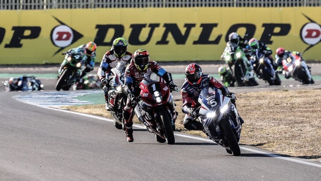 TSR Honda lidera ante el SERT y BMW al inicio de carrera