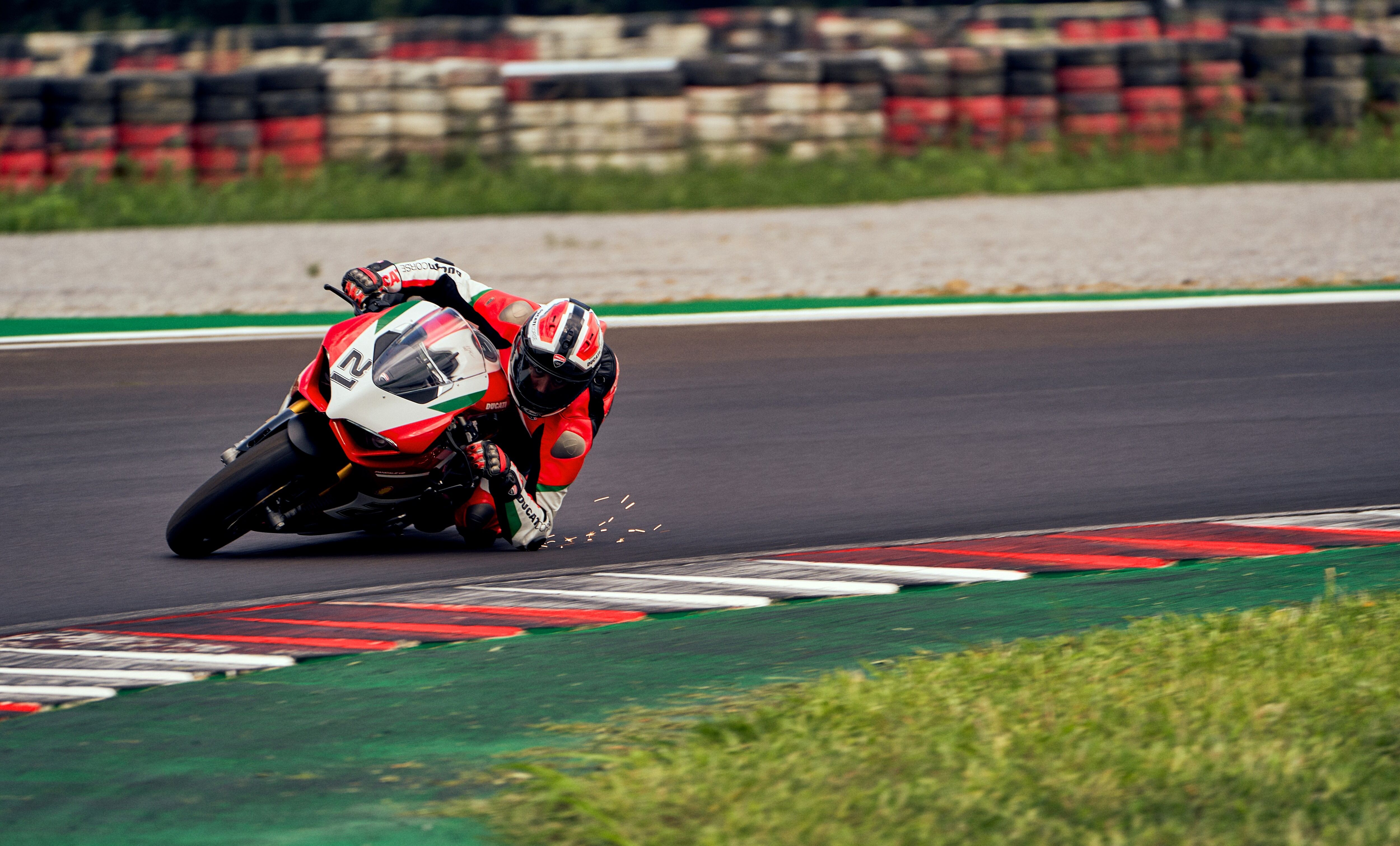 Ducati Panigale V2 Bayliss 1st Championship 20th Anniversary 12