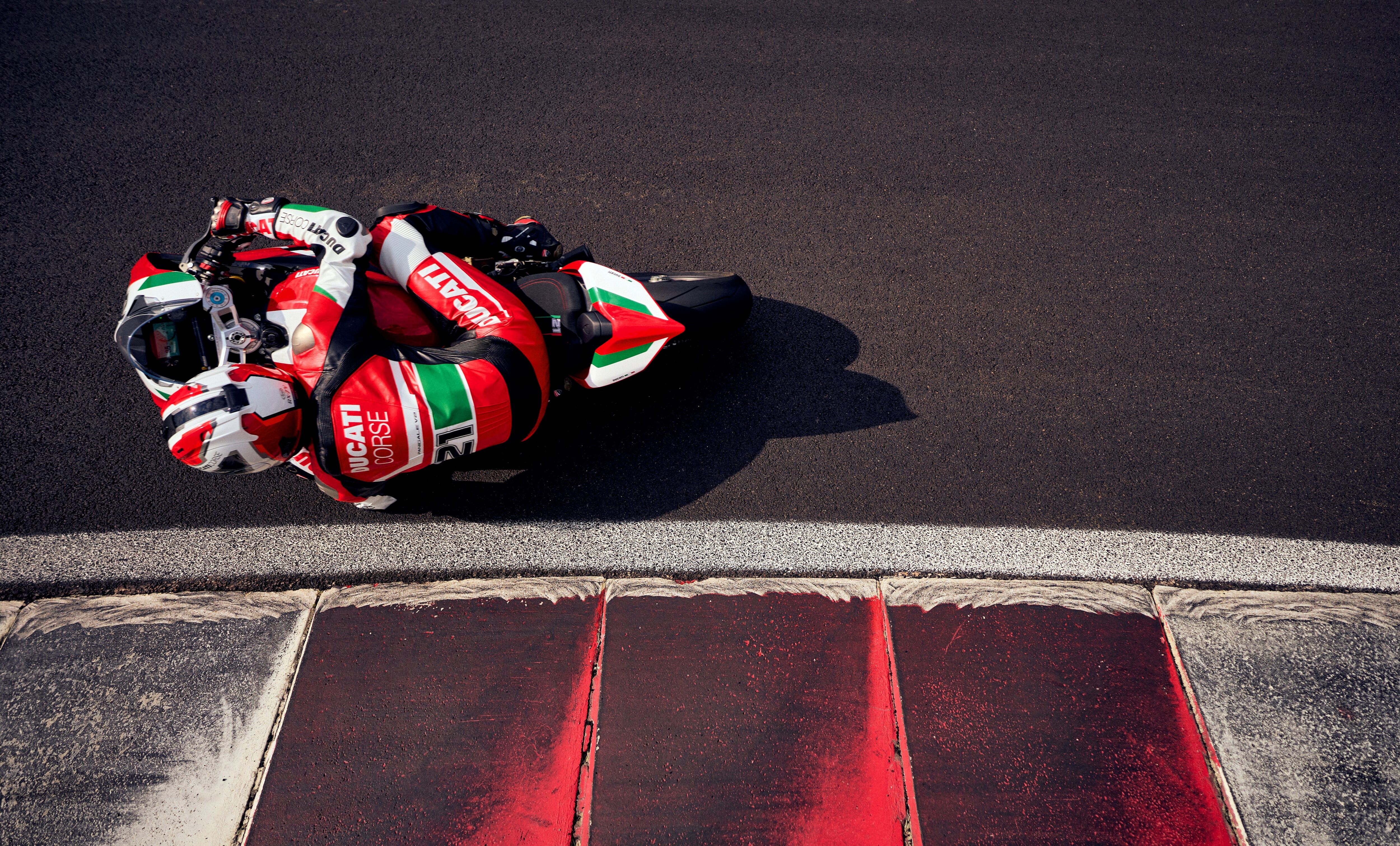 Ducati Panigale V2 Bayliss 1st Championship 20th Anniversary 18