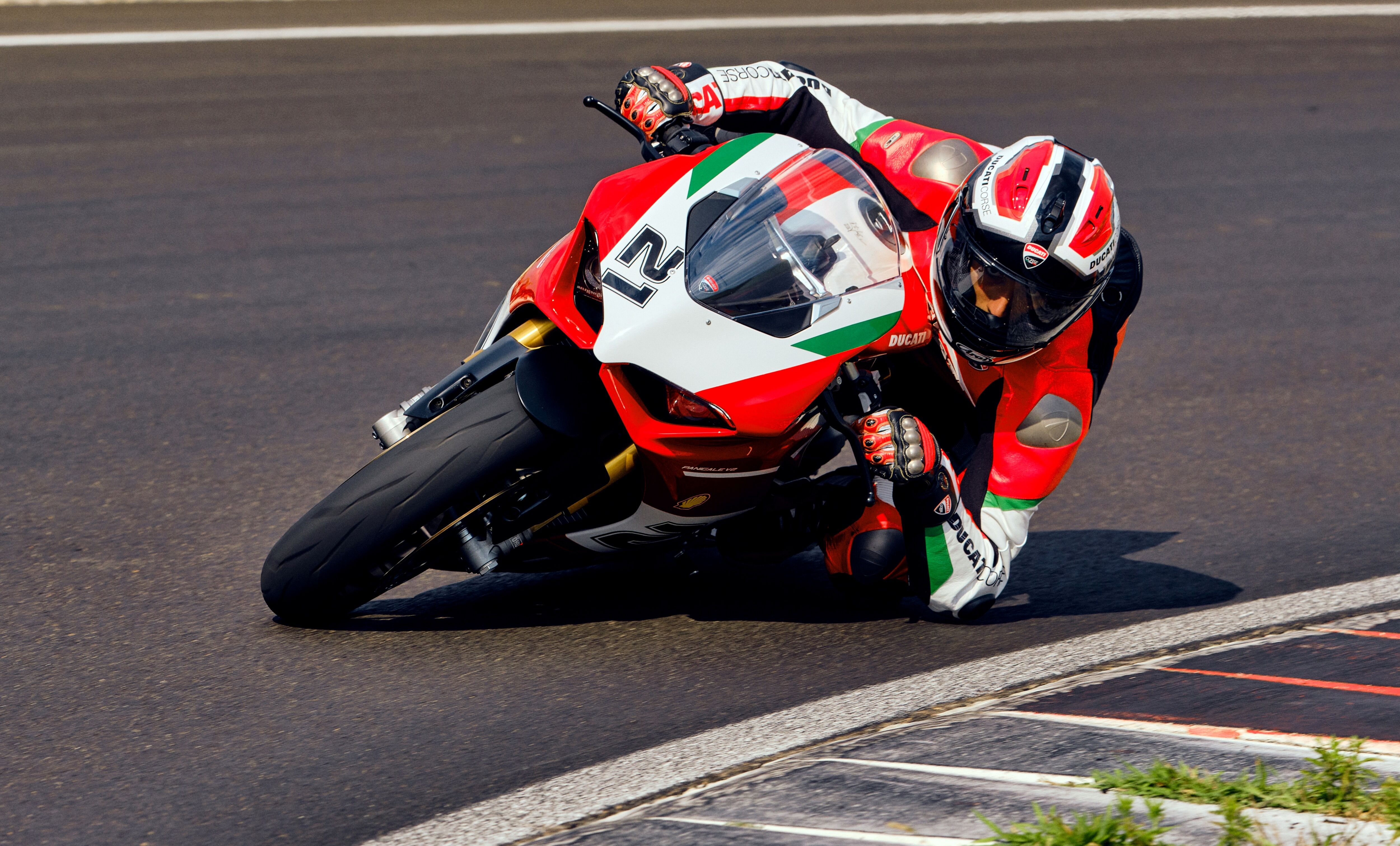 Ducati Panigale V2 Bayliss 1st Championship 20th Anniversary 32