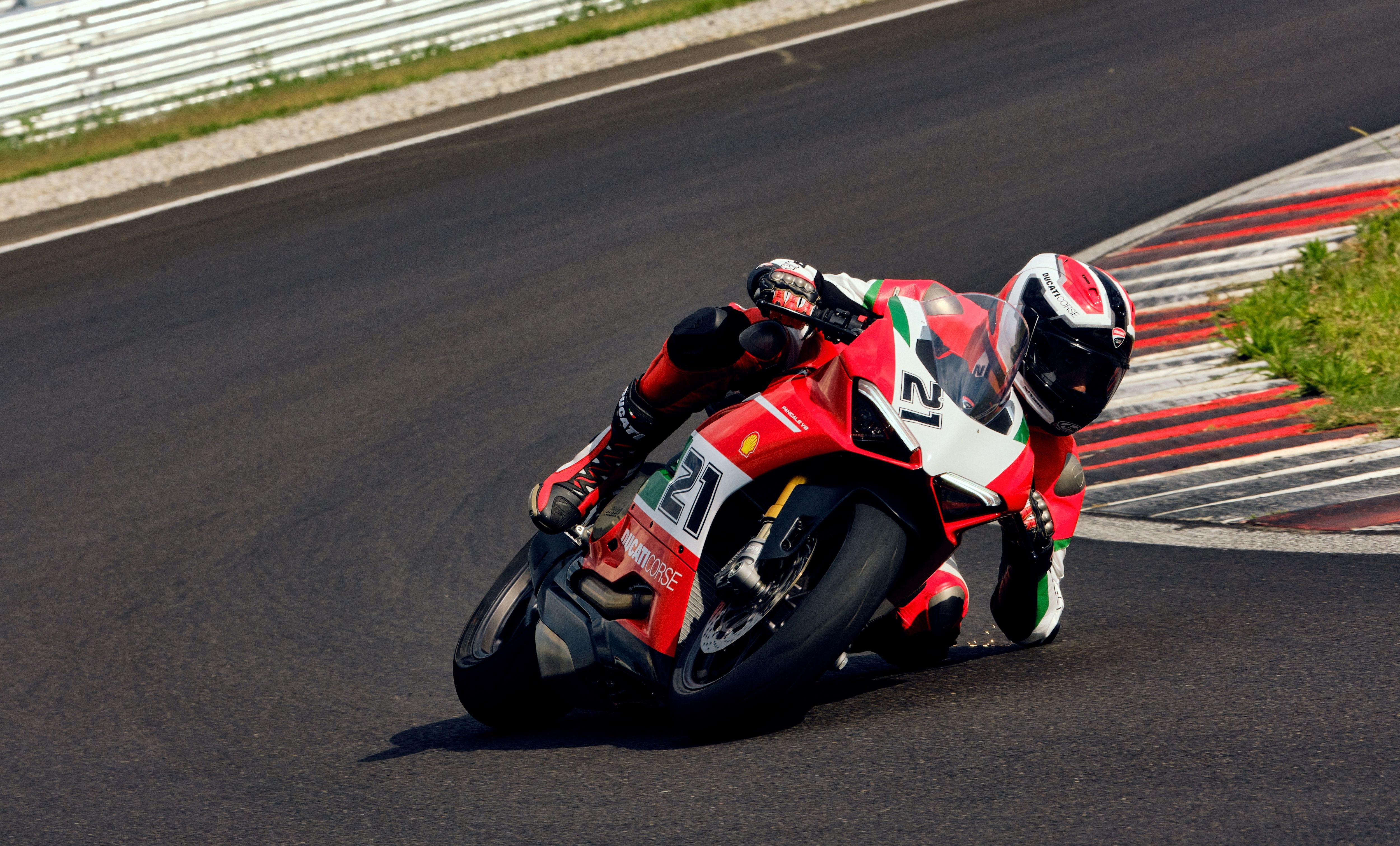 Ducati Panigale V2 Bayliss 1st Championship 20th Anniversary 37