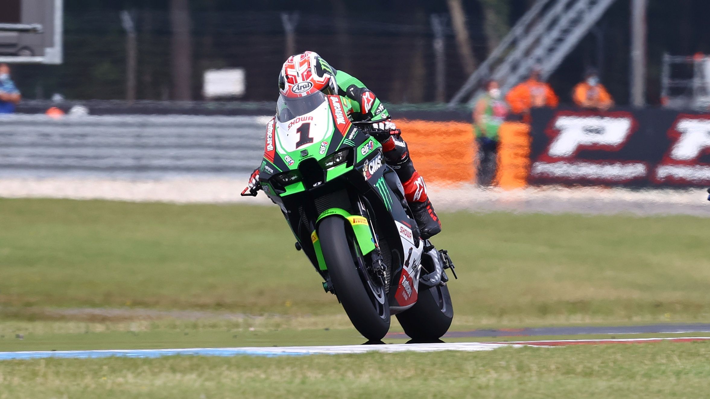 Jonathan Rea repite victoria y ya lleva 14 en Assen
