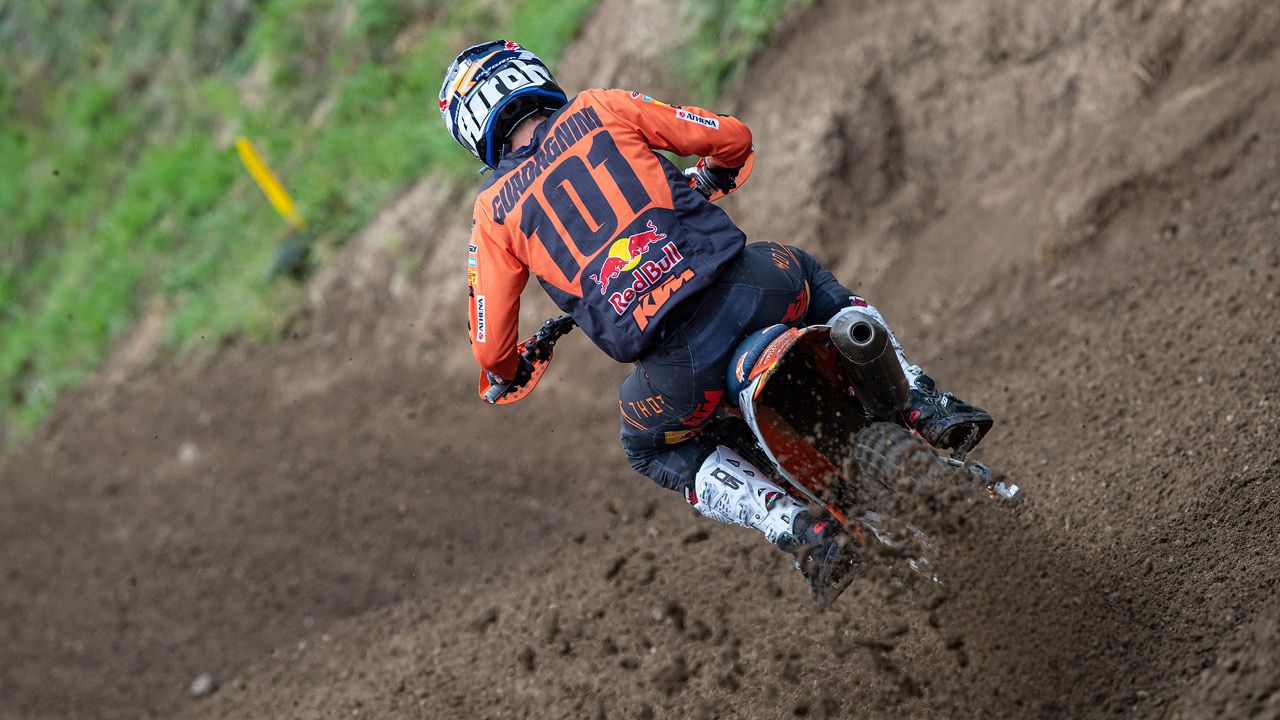 Mundial MX2 Loket: Guadagnini gana, Renaux aguanta