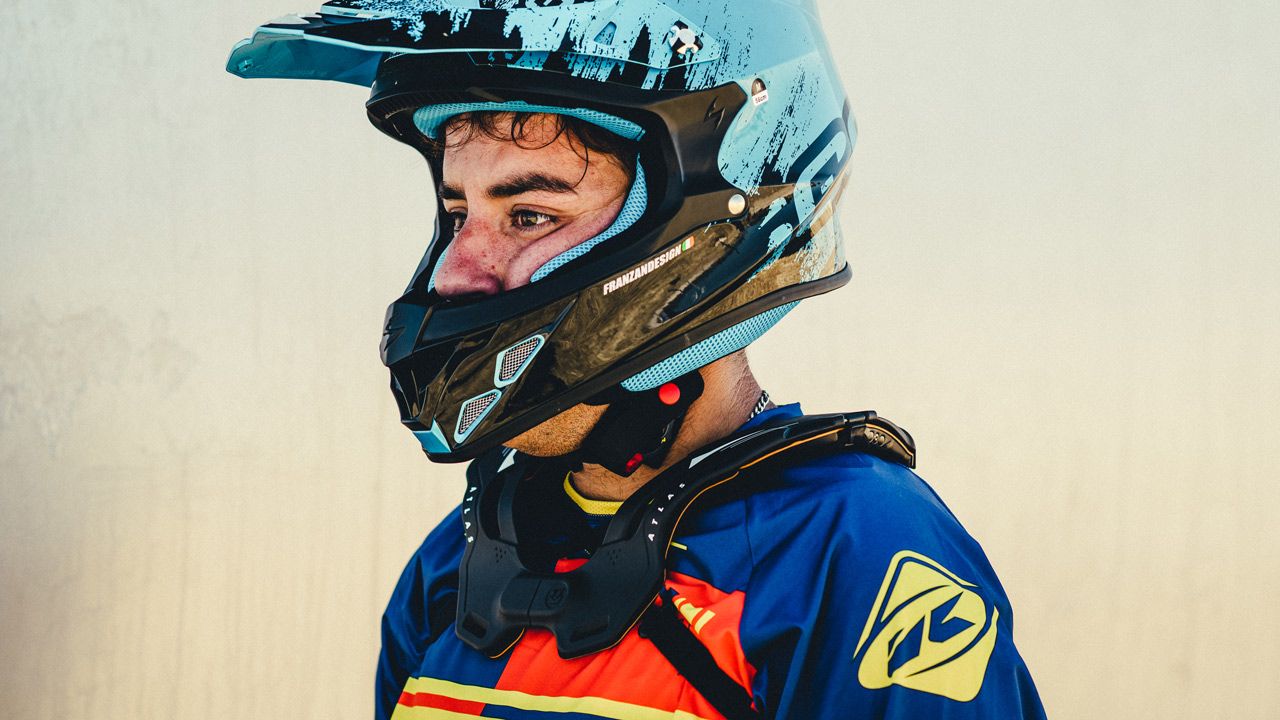 Los mejores consejos si se quiere comprar un collarín para la moto.