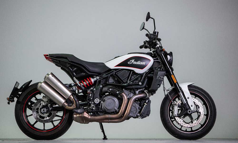 Indian FTR 1200 S: Con la menor medida de las ruedas, teóricamente ha bajado la altura de la moto, pero el asiento sigue situado en los mismos 820 mm de la anterior edición.