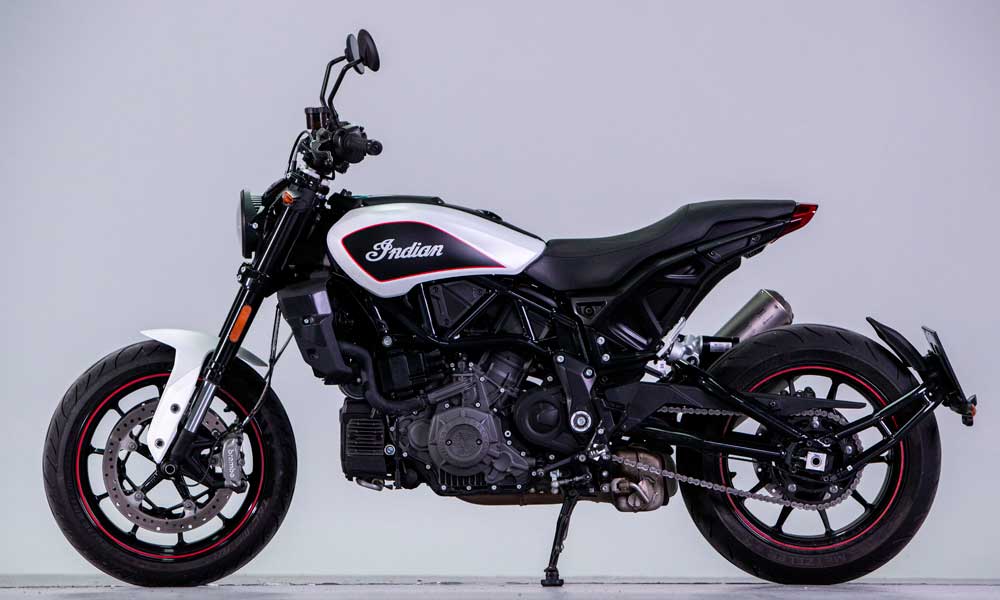 Indian FTR 1200 S: Uno de los grandes cambios de la versión 2021 son las nuevas llantas de 17” con neumáticos convencionales