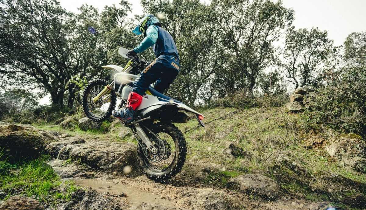 Comparativa enduro 350 4T: GASGAS EC F vs Husqvarna FE