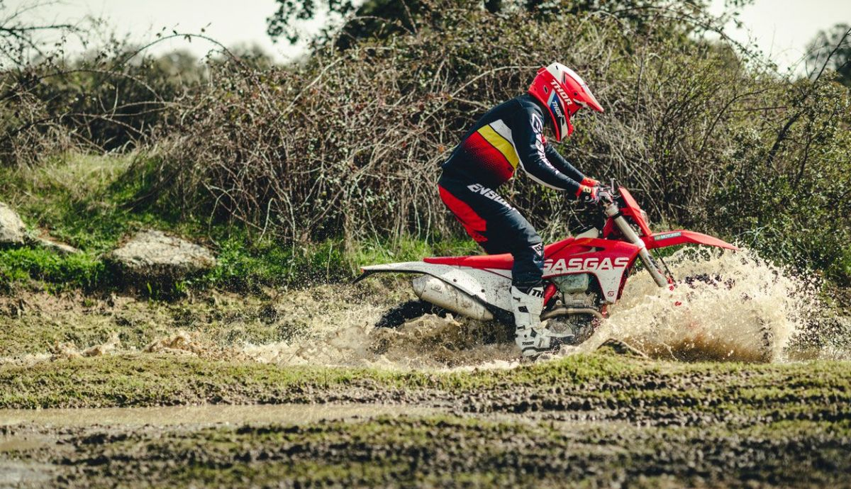 Comparativa enduro 350 4T: GASGAS EC F vs Husqvarna FE Comparativa enduro 350 4T: GASGAS EC F vs Husqvarna FE
