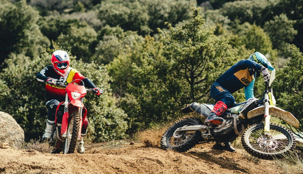 Comparativa enduro 350 4T: GASGAS EC F vs Husqvarna FE