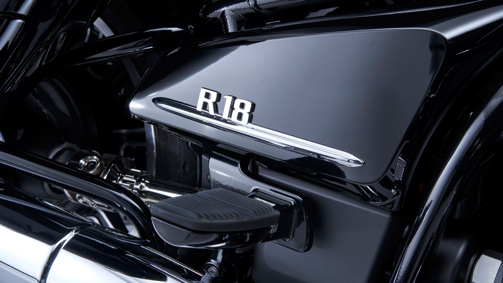 BMW R18 Transcontinental 12
