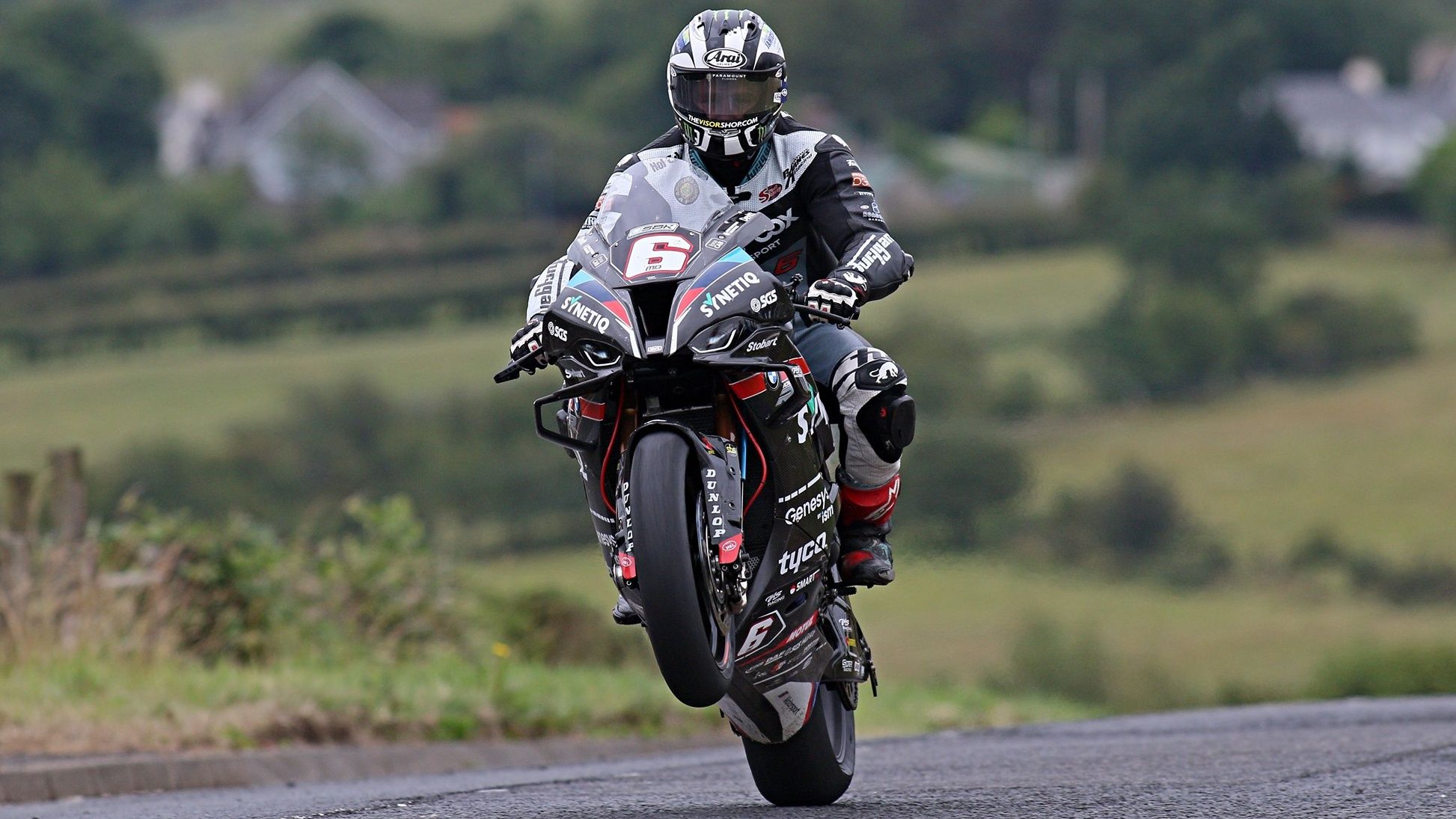 Michael Dunlop ha ganado cinco carreras en las Armoy Road Races 2021 y ya suma 22 en la prueba