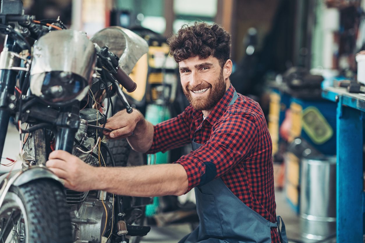 Para vender una moto conviene ponerla a punto. Fuente: iStock/pixelfit