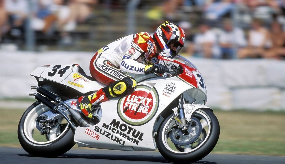 Kevin Schwantz sobre la Suzuki. Fuente: Fold & Goose Kevin Schwantz sobre la Suzuki. Fuente: Fold & Goose
