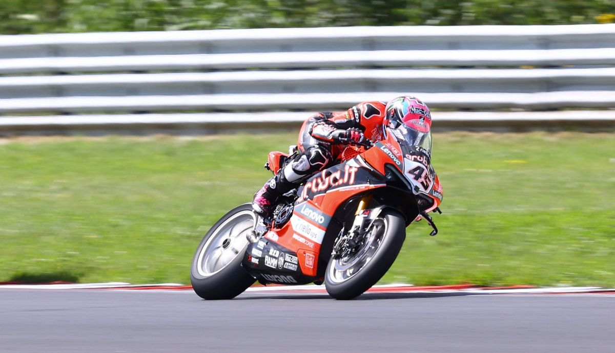 Scott Redding se ha hecho con la victoria en la última carrera Scott Redding se ha hecho con la victoria en la última carrera