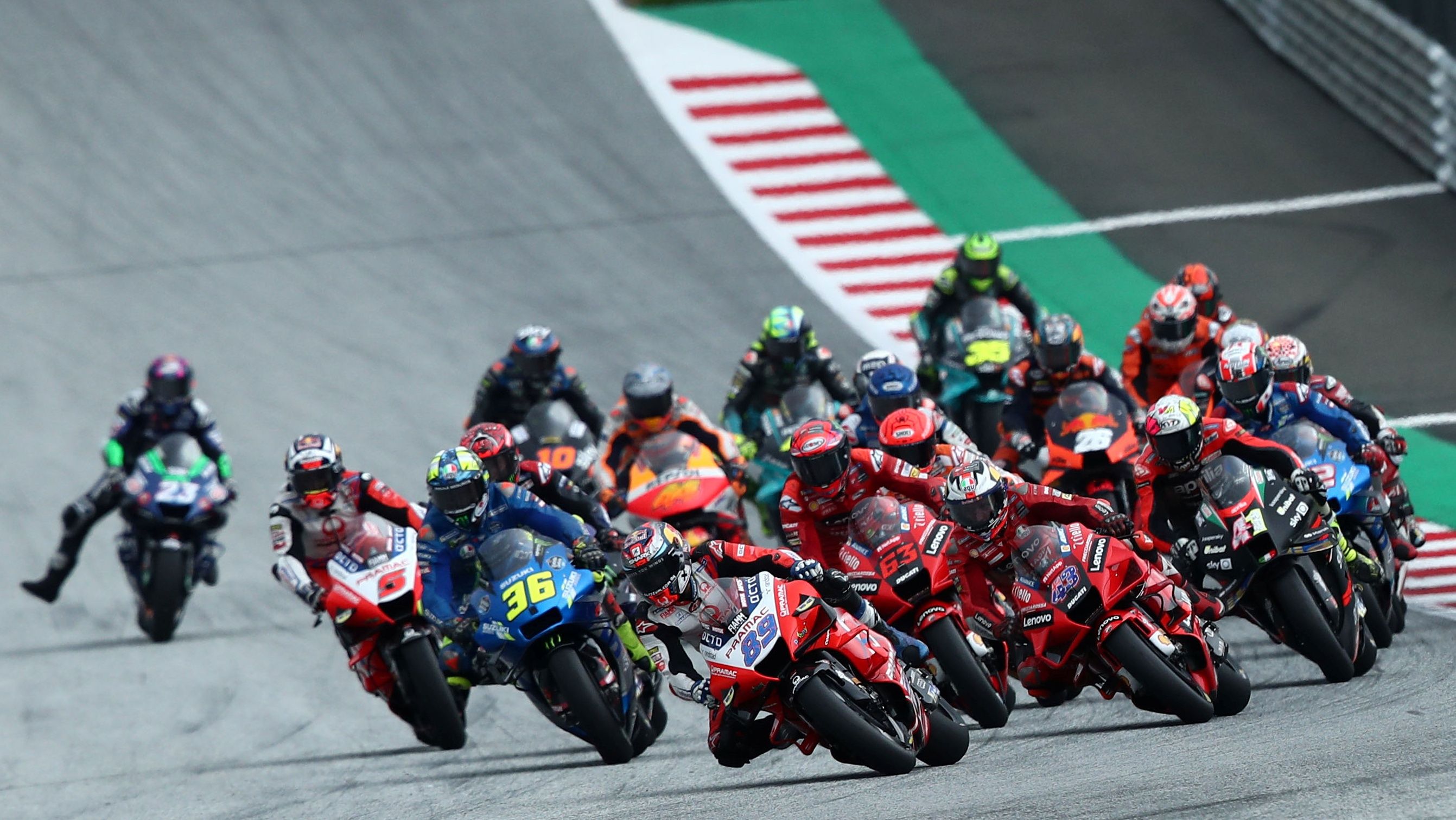Jorge Martín se pone primero seguido por Jack Miller en la carrera de MotoGP en Austria.