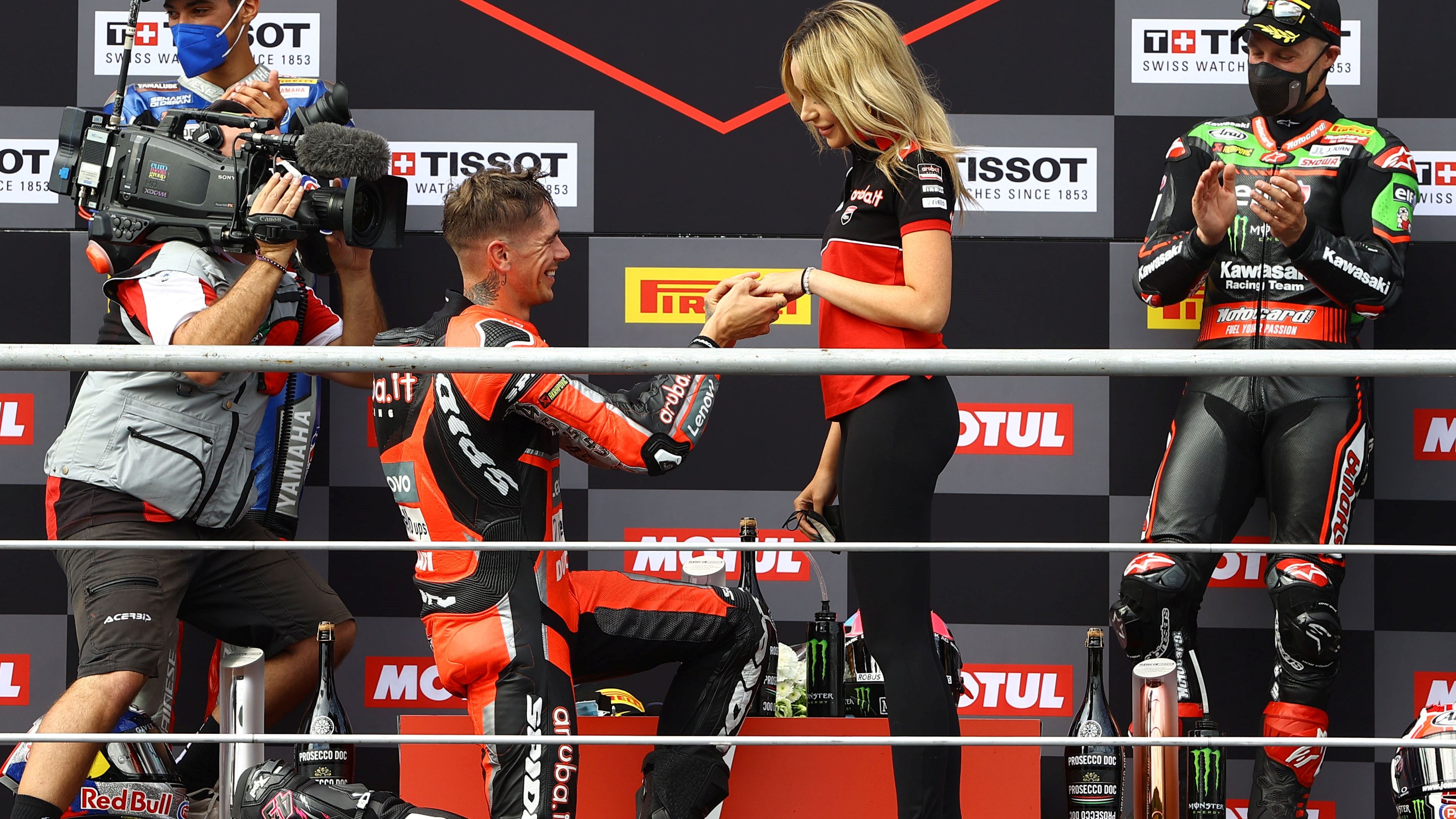 Scott Redding pidió matrimonio a su novia tras ganar la última carrera