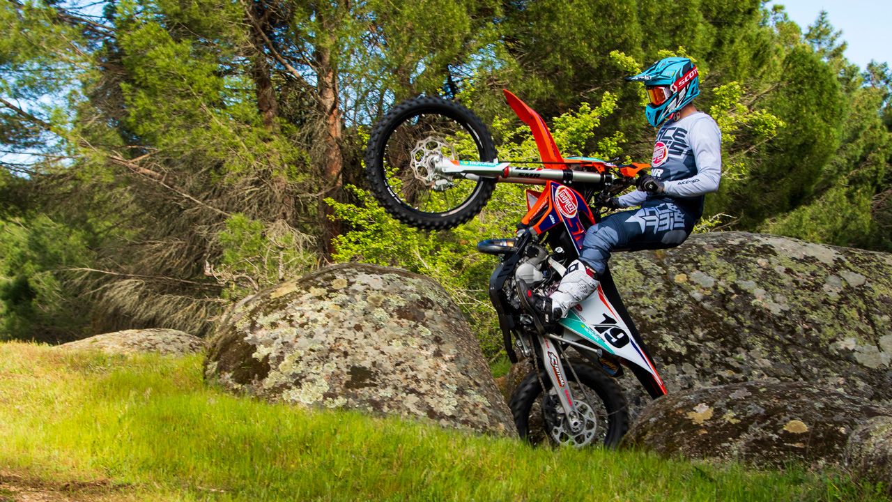 KTM 125 SX E SMR Manu Gómez.