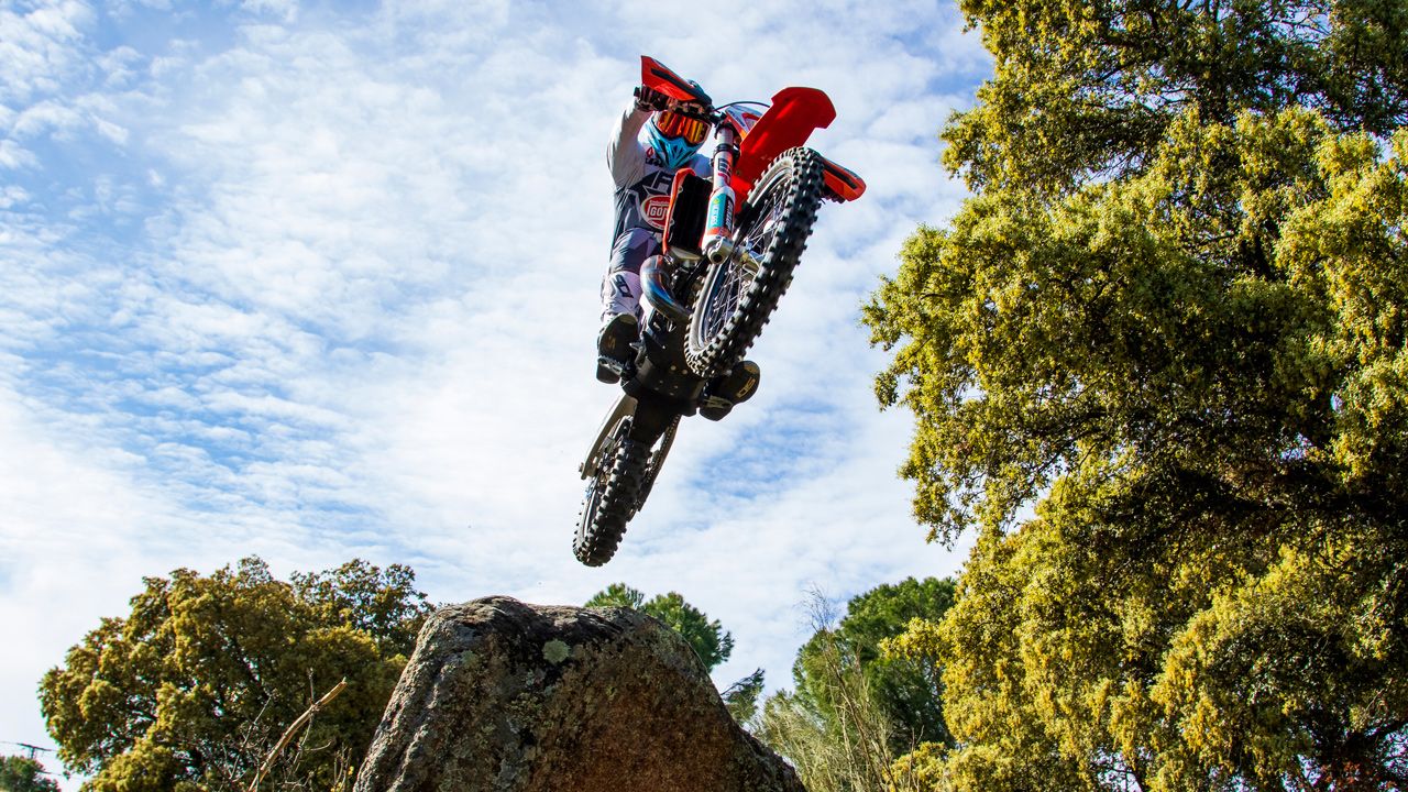 KTM 125 SX E SMR Manu Gómez.