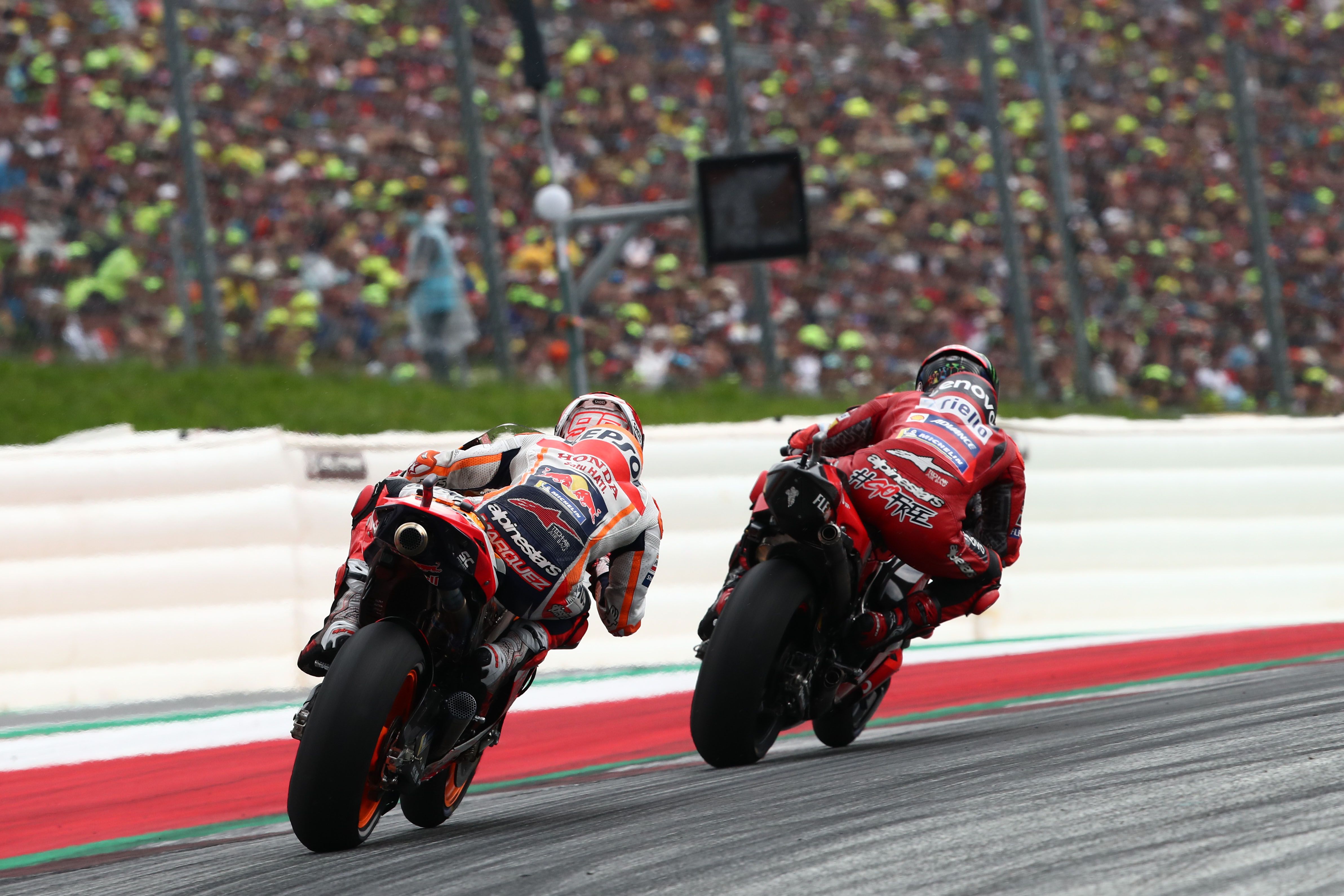 Marc Márquez vivió un “déjà vu detrás Bagnaia” hasta que apareció la lluvia
