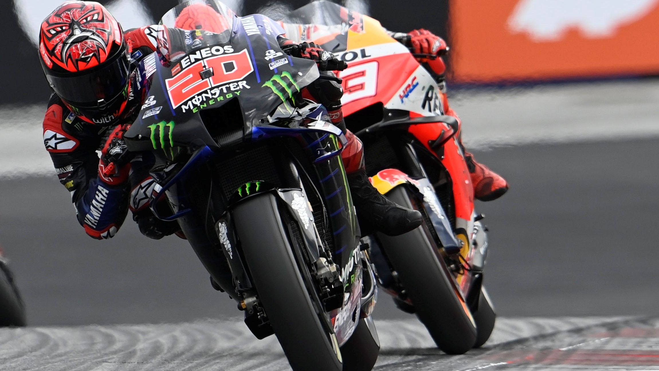En Movistar se puede ver a Fabio Quartararo y Marc Márquez compitiendo. Fuente: Gold & Goose