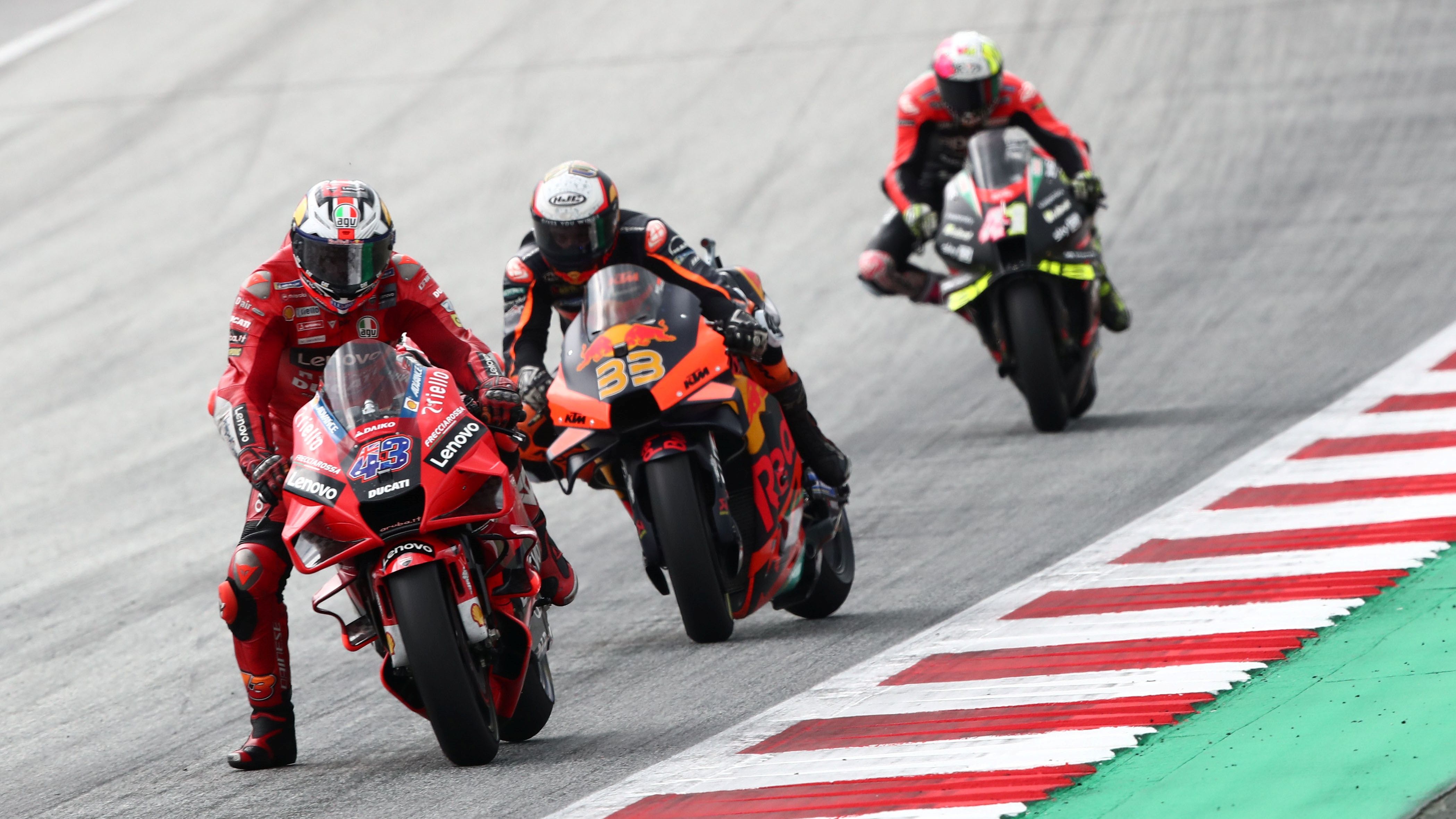 Jack Miller frena ante Brad Binder y Aleix Espargaró