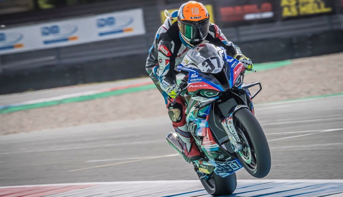 Ilya Mikhalchik festeja la victoria en Assen, donde no tuvo rival Ilya Mikhalchik festeja la victoria en Assen, donde no tuvo rival