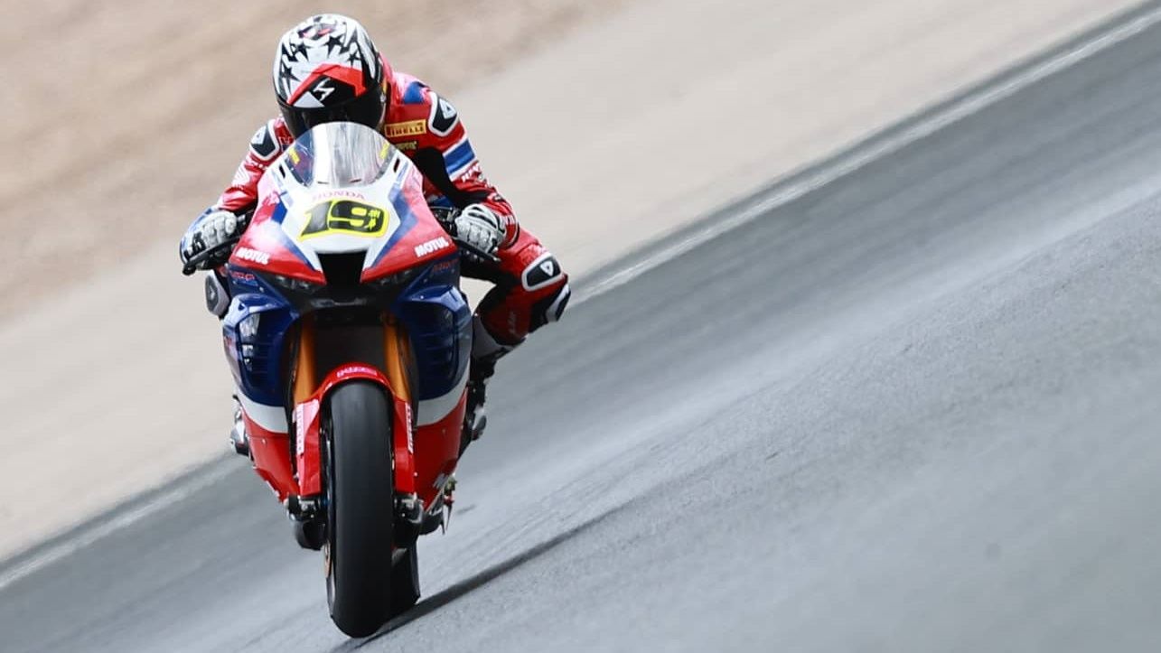 Álvaro Bautista en un test en el Circuito de Navarra