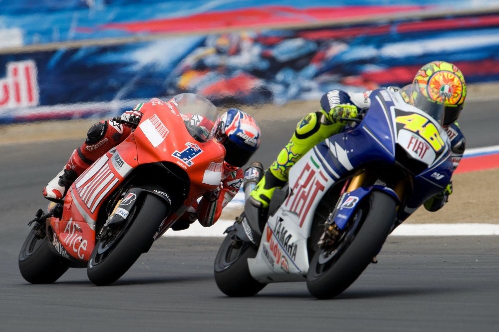 Casey Stoner y Valentino Rossi, pura velocidad en MotoGP. Fuente: Gold & Goose