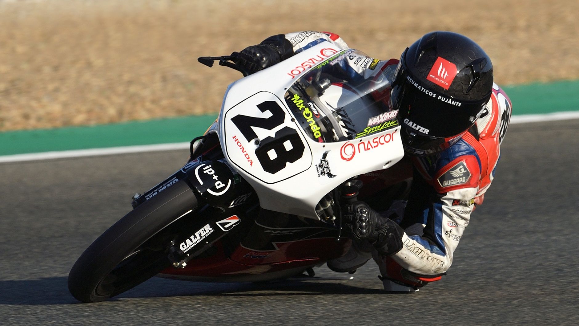 Doblete en Jerez y liderato de la European Talent Cup para Máximo Martínez