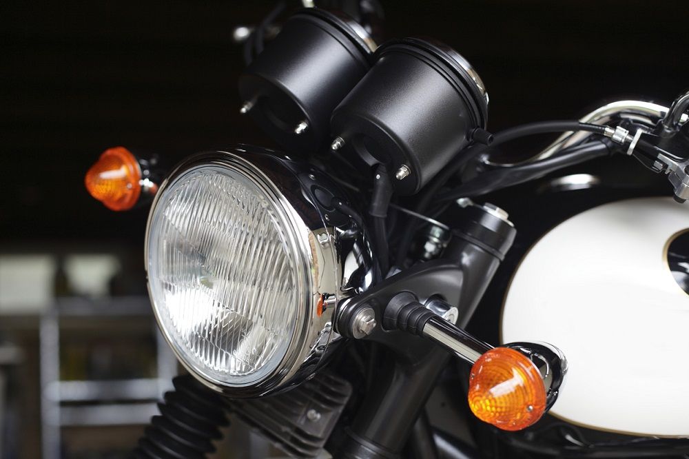 Las luces de la moto deben estar en perfecto estado. Fuente: iStock/davidf