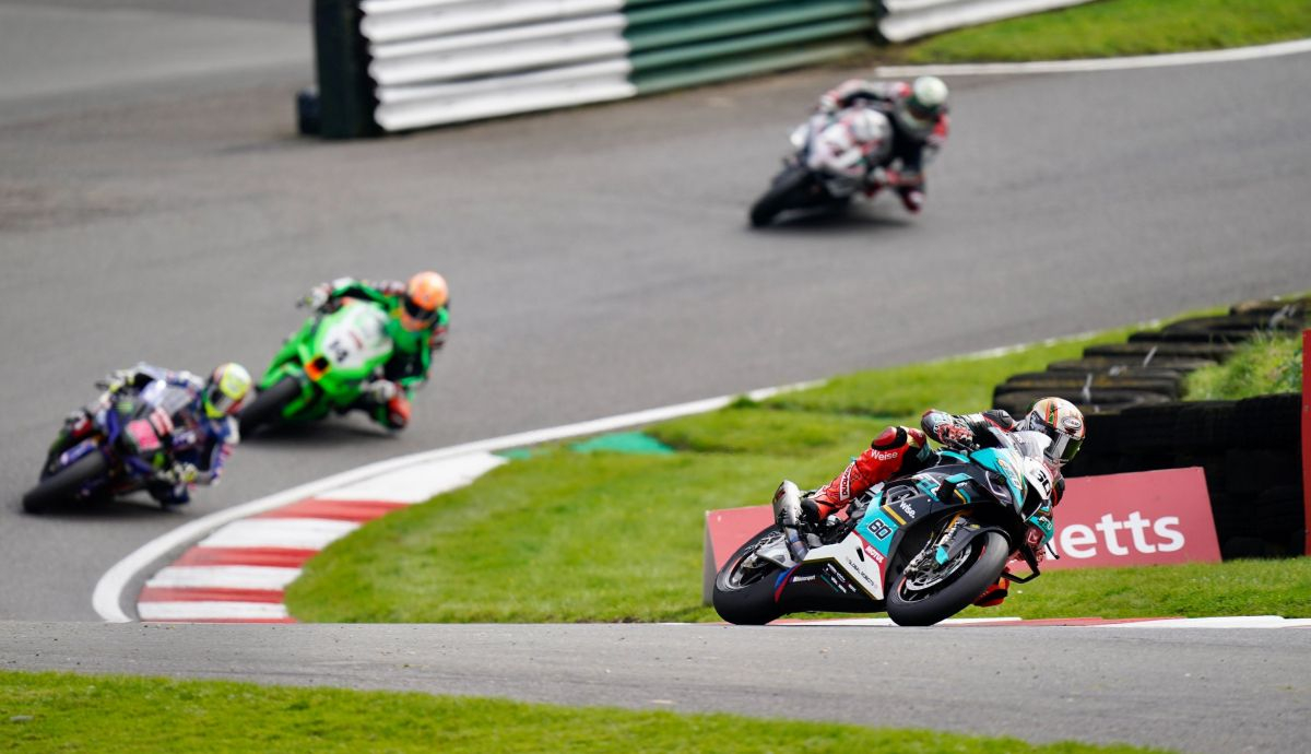 Peter Hickman se escapa de Jason O'Halloran, Lee Jackson y Tommy Bridewell