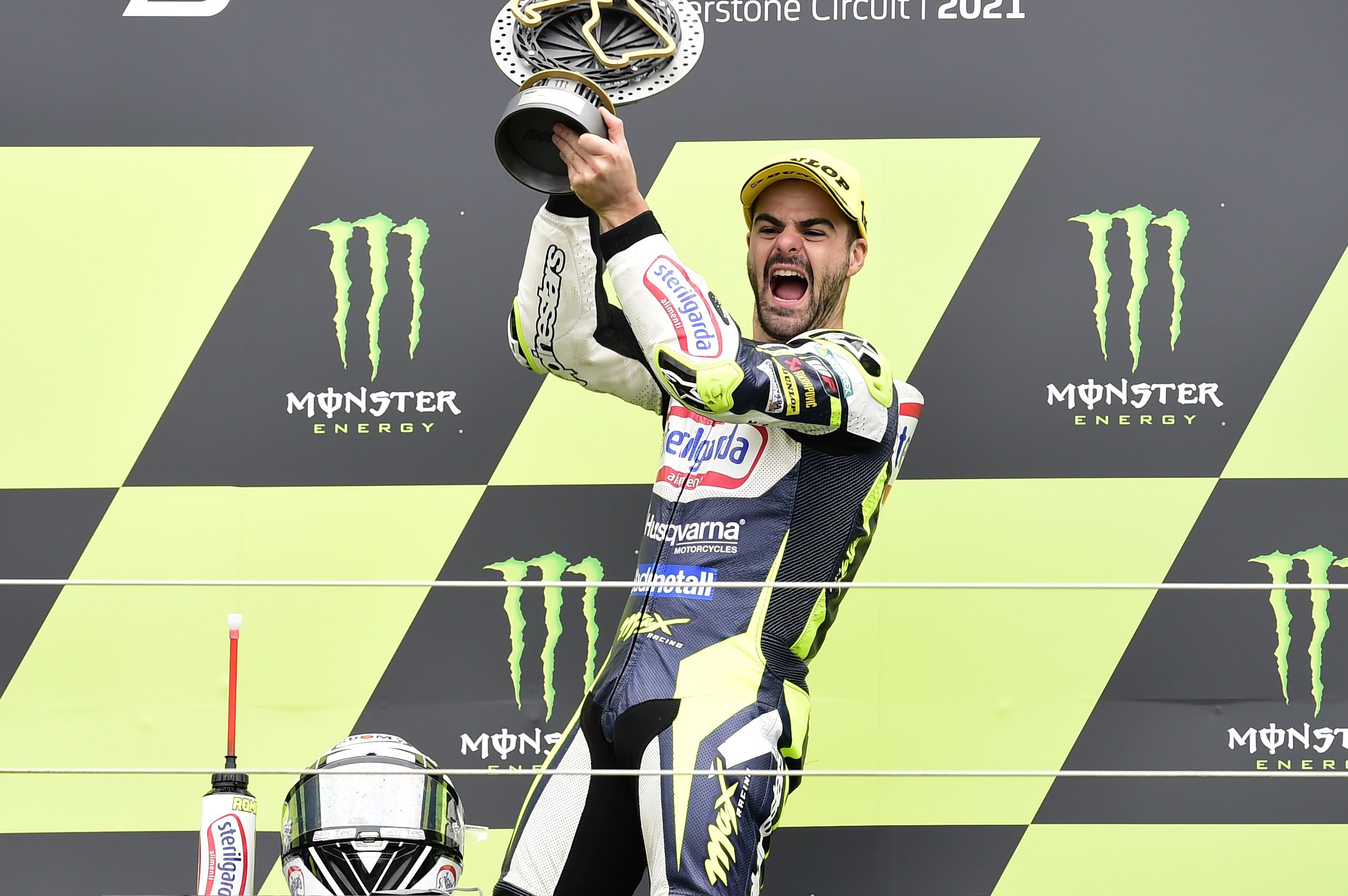Romano Fenati es Mister Silverstone y hace pleno en Moto3