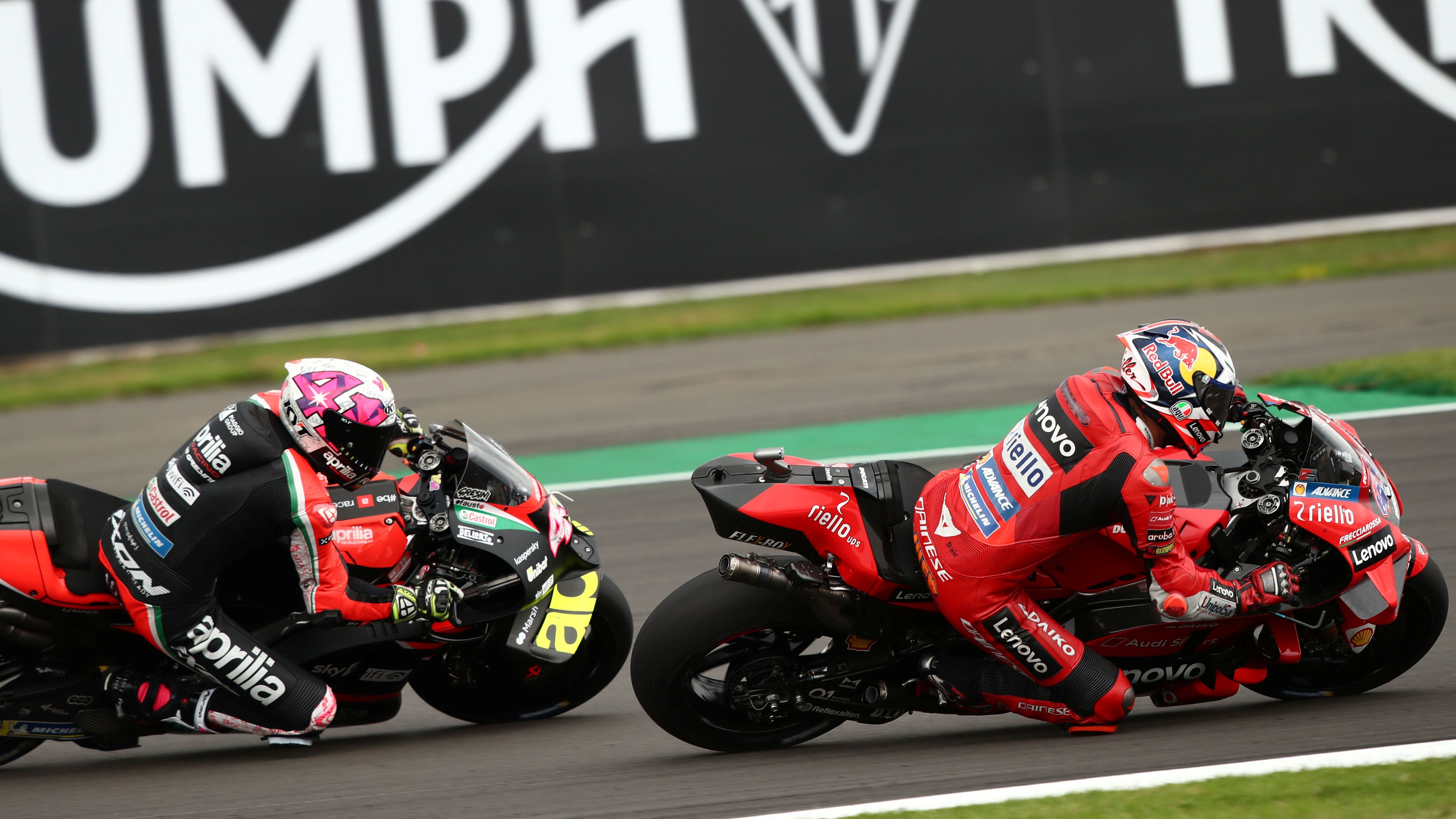 Jack Miller suelta los frenos para superar a Aleix Espargaró en la última vuelta