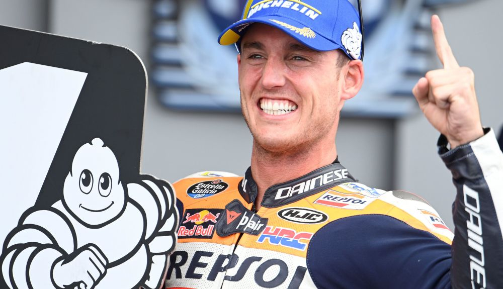 Pol Espargaró festeja su primera pole con Honda Pol Espargaró festeja su primera pole con Honda