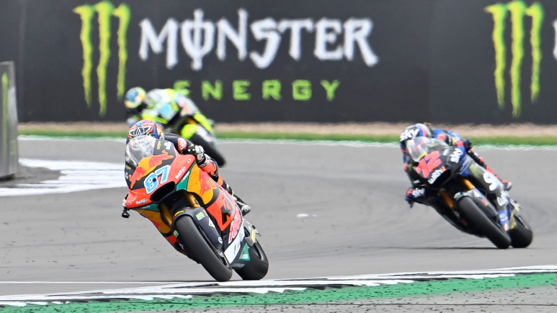 Remy Gardner se impone ante Marco Bezzecchi y Jorge Navarro