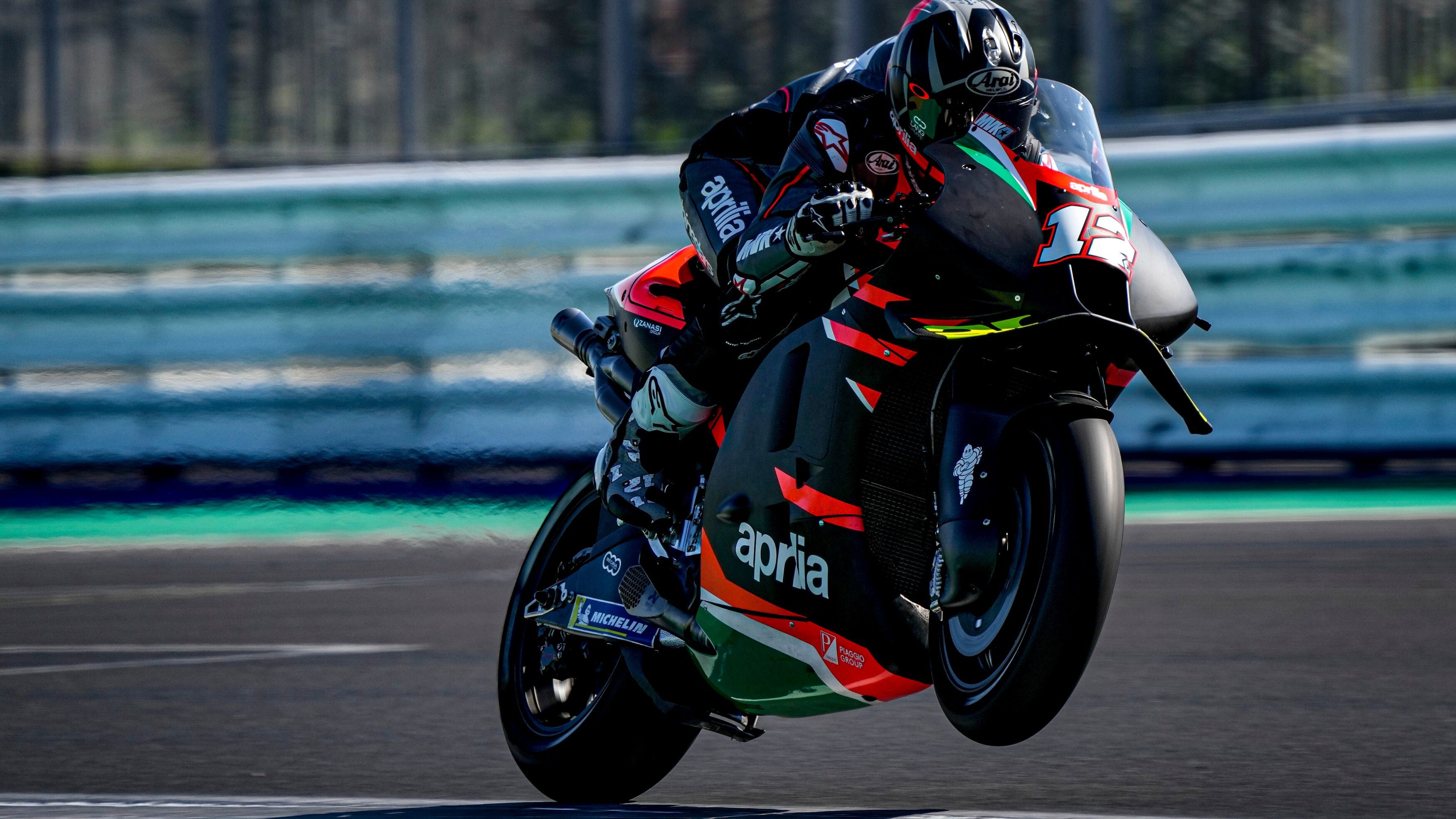 Maverick Viñales en su primer día con la Aprilia RS GP