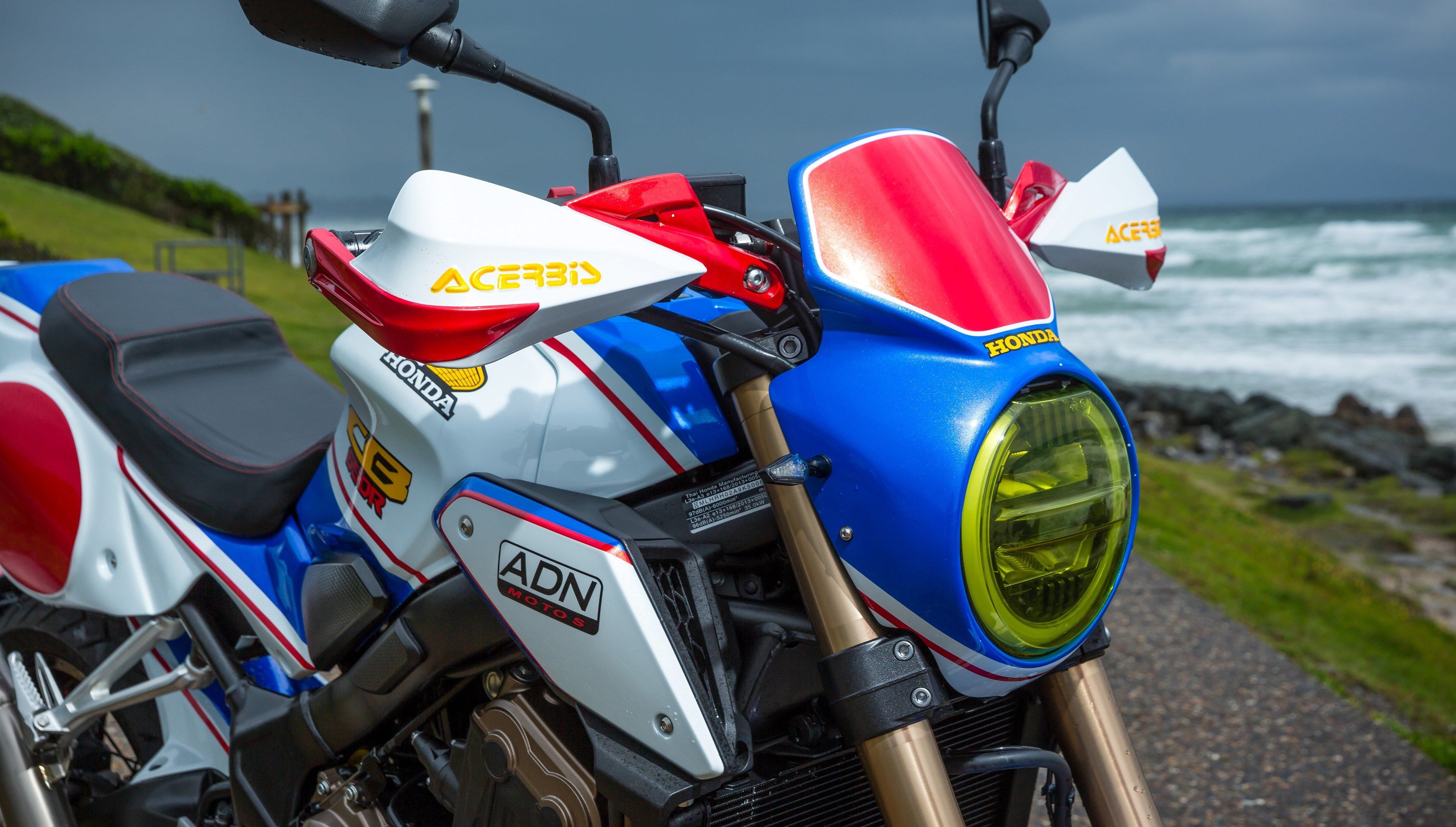 CB650R FLAT TRACKER by ADN Motors Francia