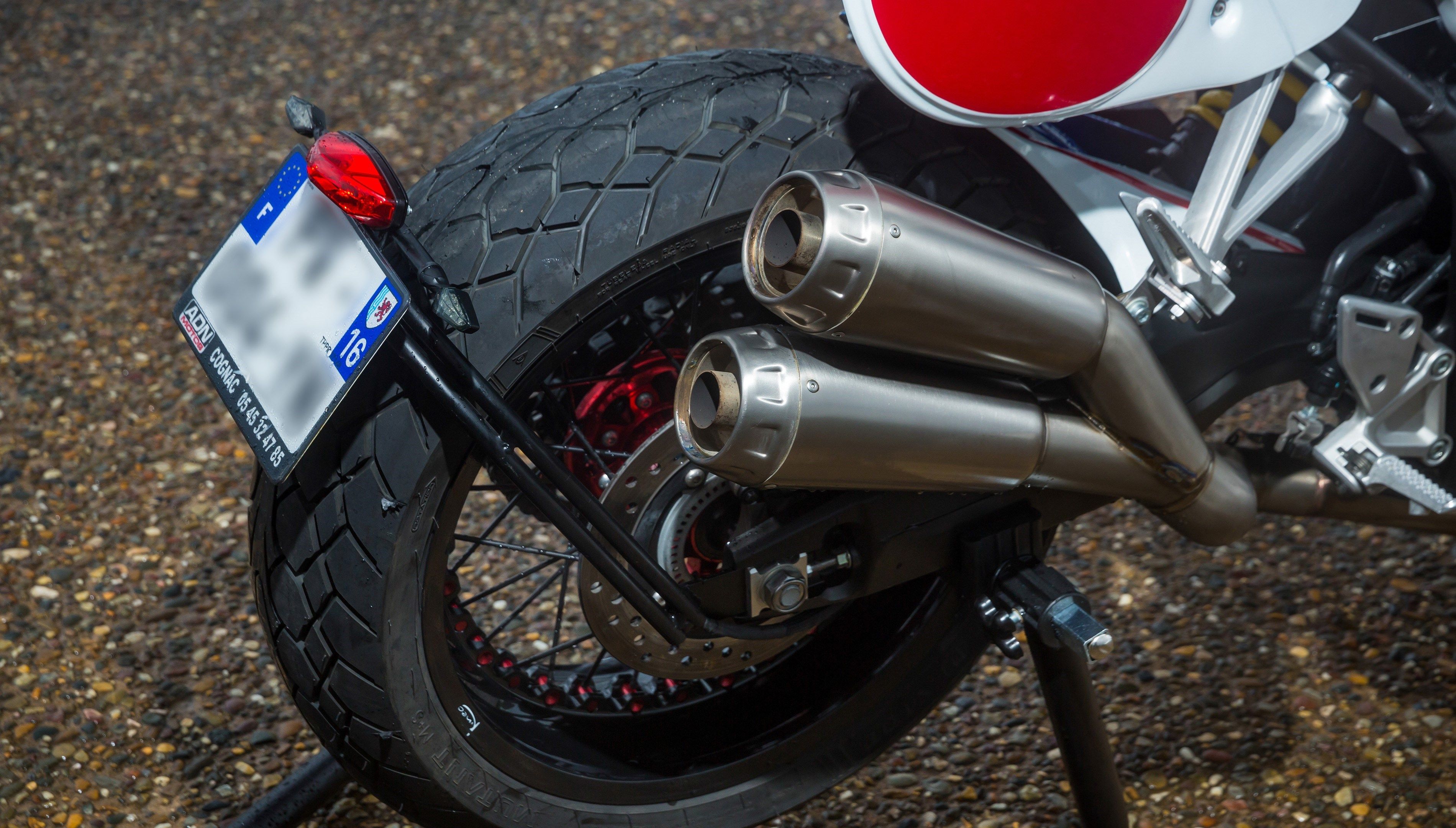 CB650R FLAT TRACKER by ADN Motors Francia