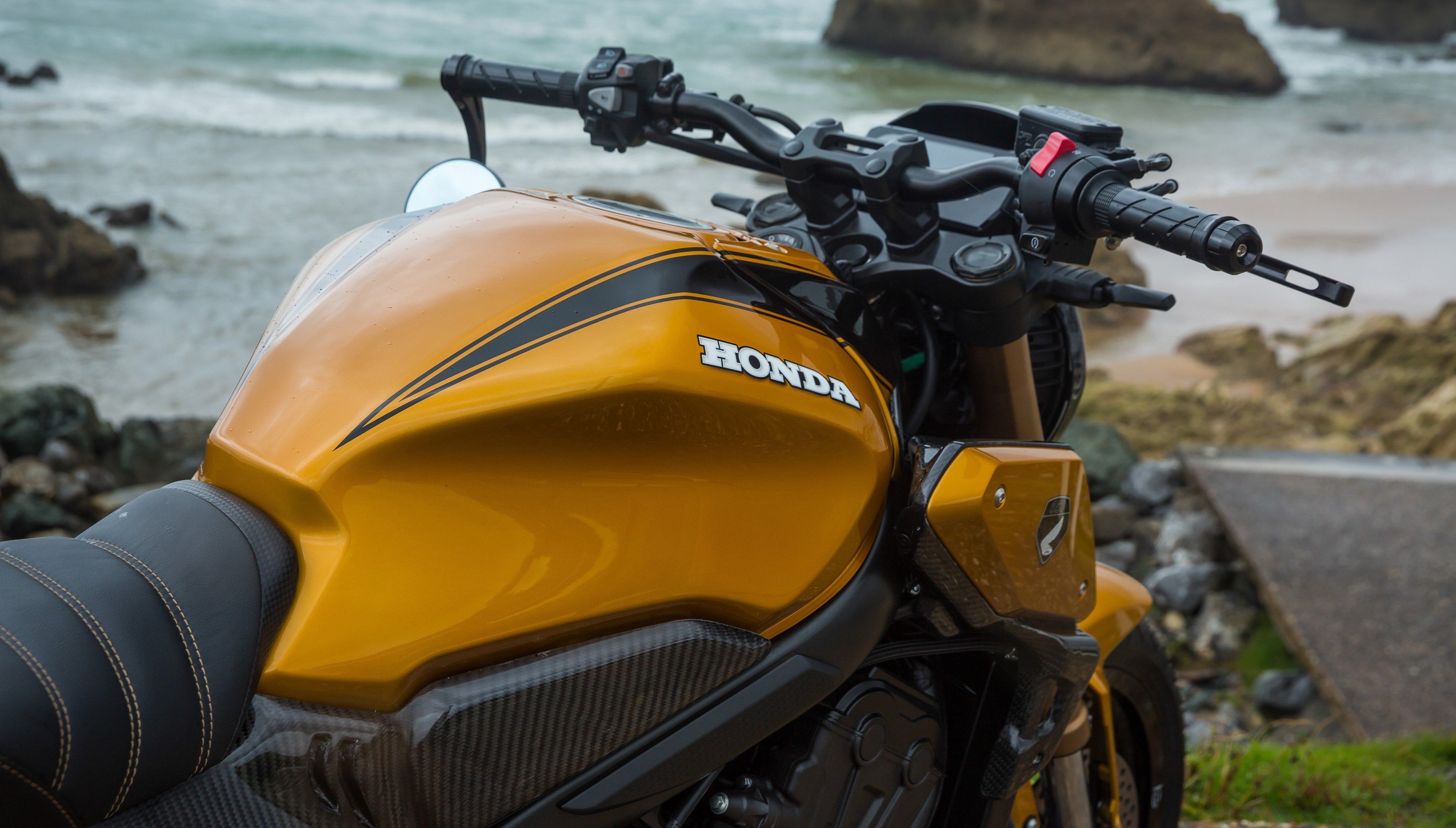  CB650R KarbOne EDITION by AZ Moto Francia