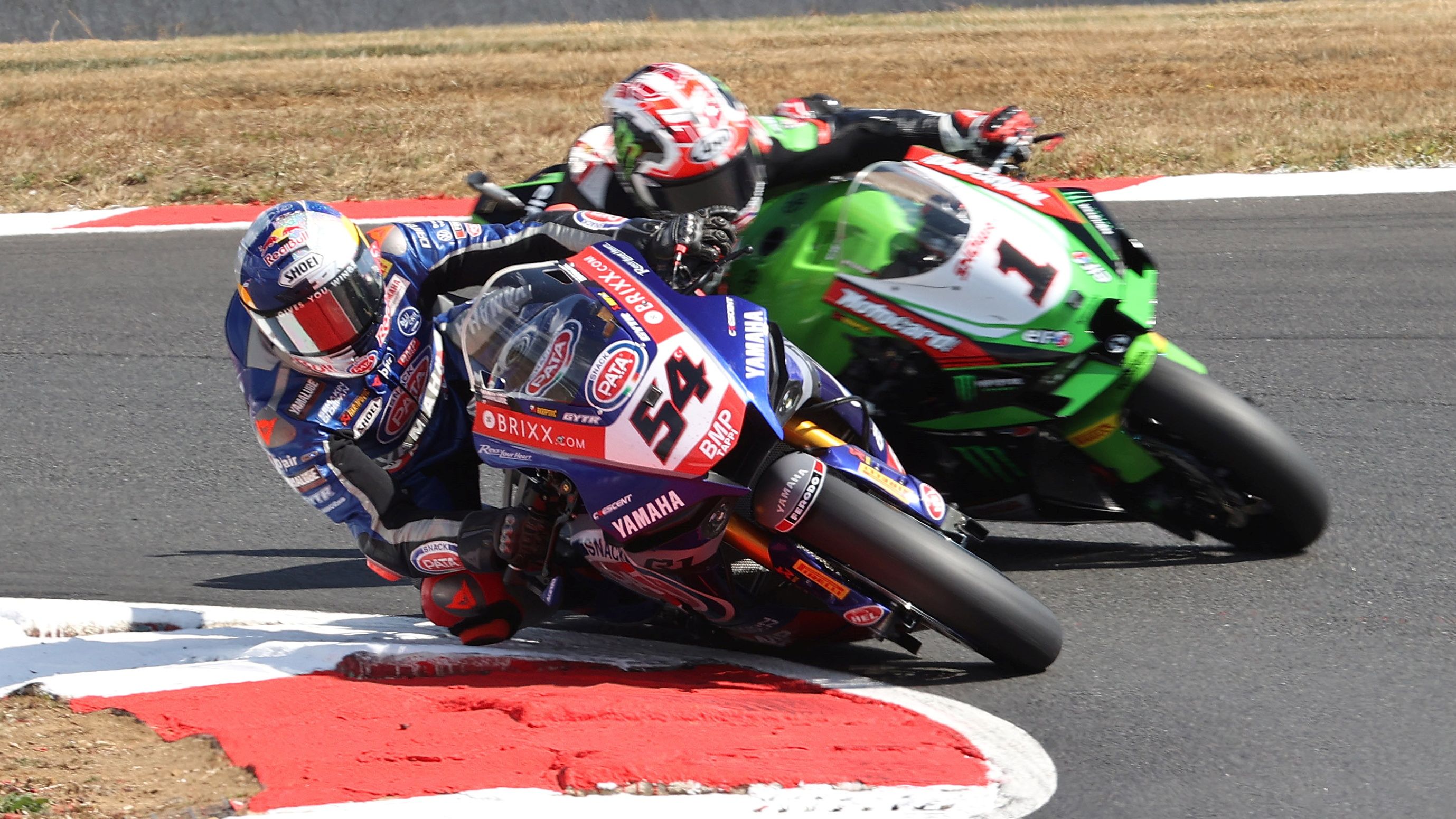 Toprak Razgatliogu sale de Magny Cours con siete puntos sobre Jonathan Rea en la clasificación general