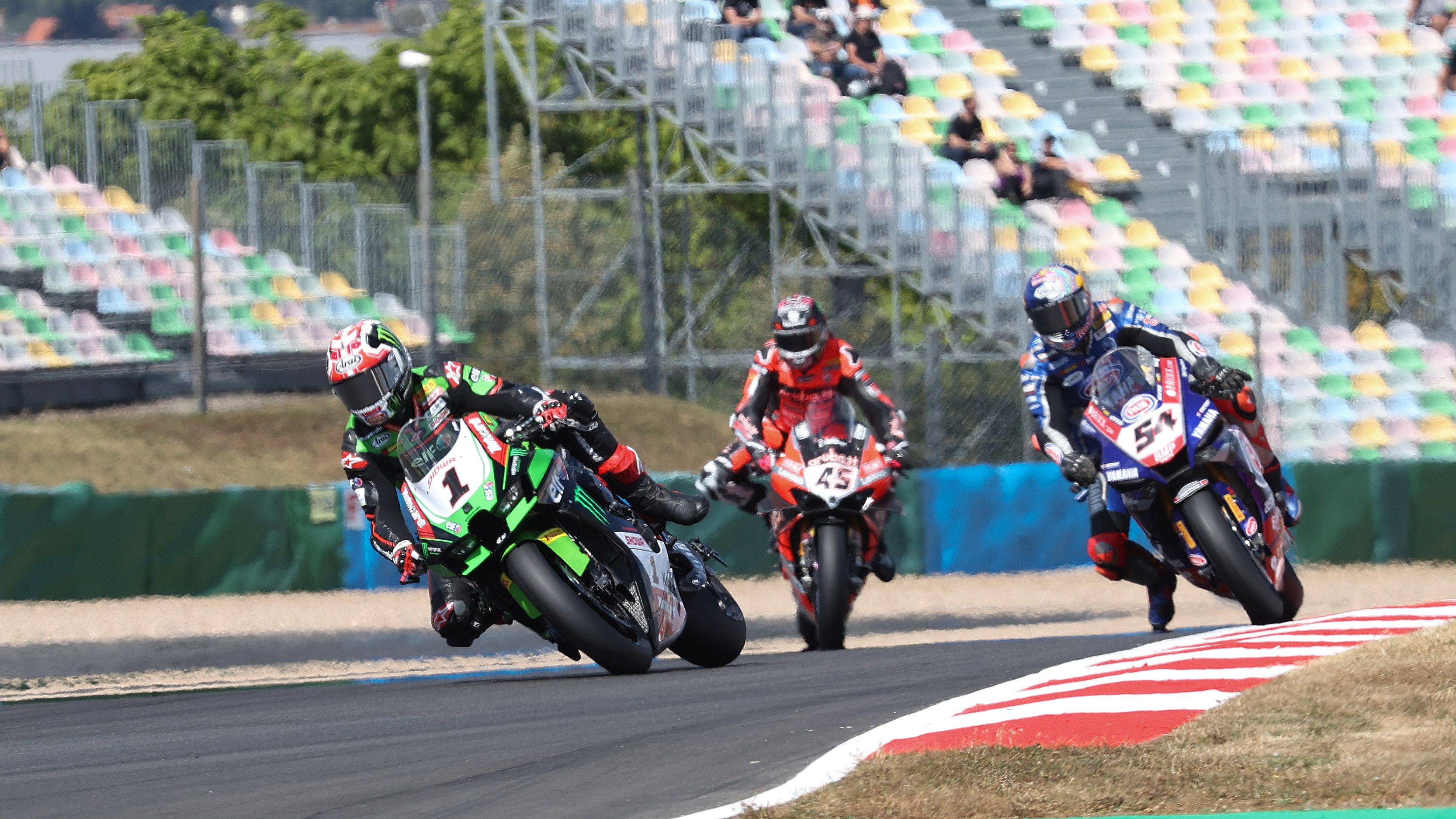 Jonathan Rea comanda ante Toprak Razgatlioglu y Sacott Redding